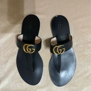 Gucci Flat Marmont Leather Thong